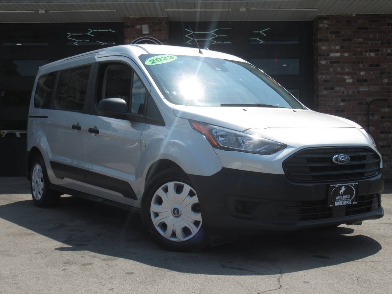 Used 2023 Ford Transit Connect XL FWD image 2
