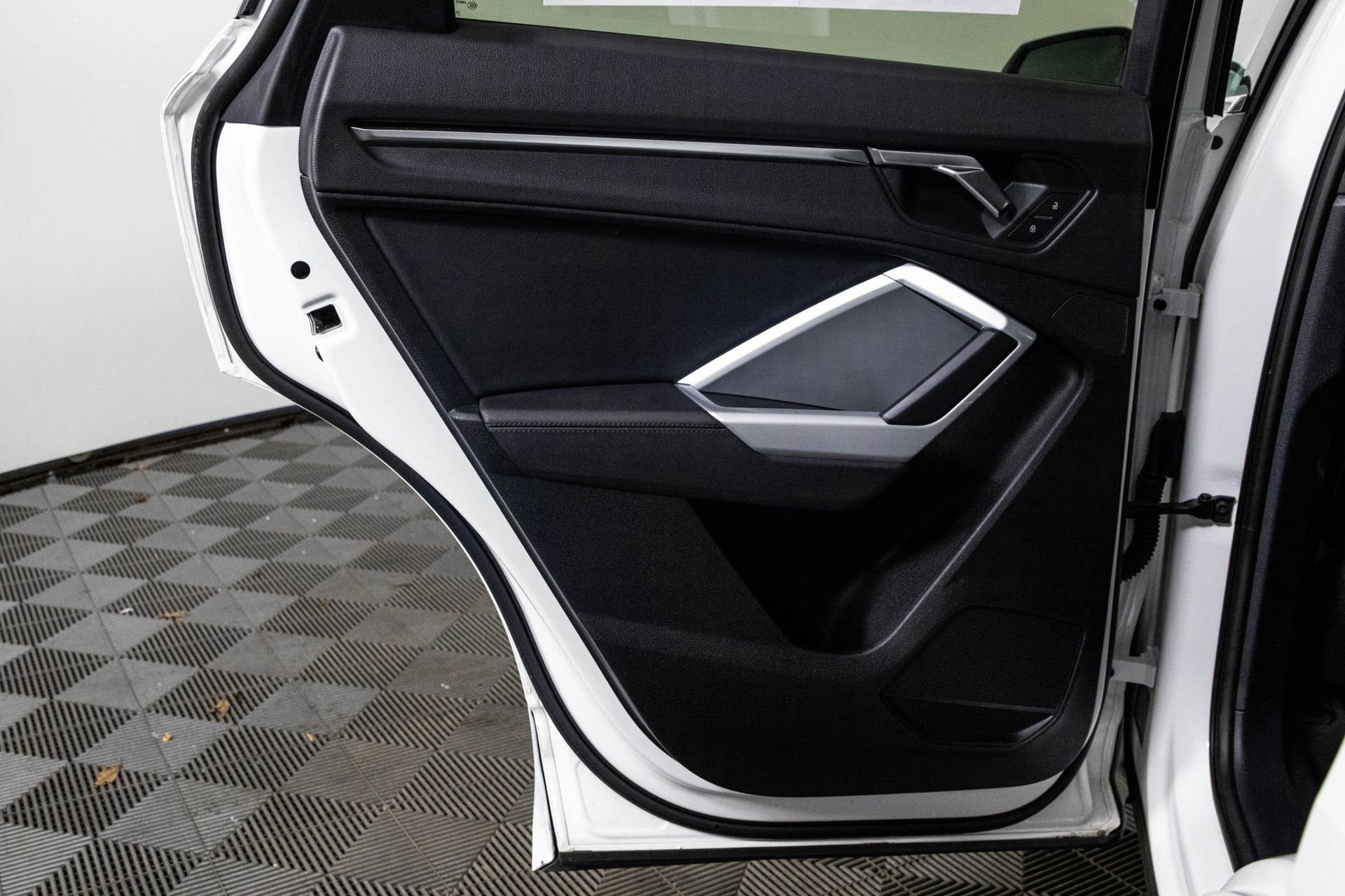 Used 2023 Audi Q3 2.0T Premium image 29