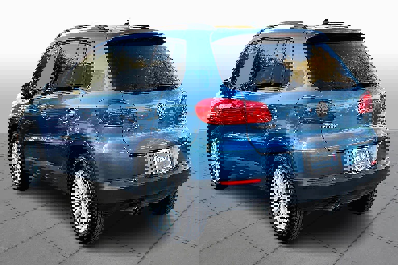 Used 2017 Volkswagen Tiguan Limited image 11