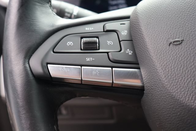 Used 2024 Cadillac XT4 Luxury w/ Cold Weather Package FWD image 25