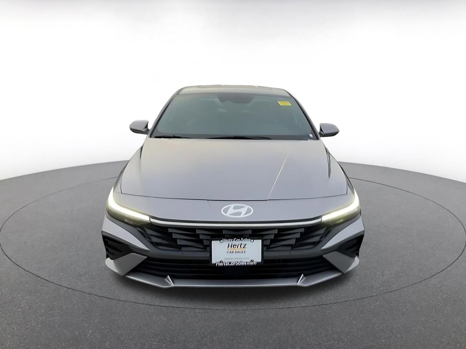 Used 2025 Hyundai Elantra Limited image 4