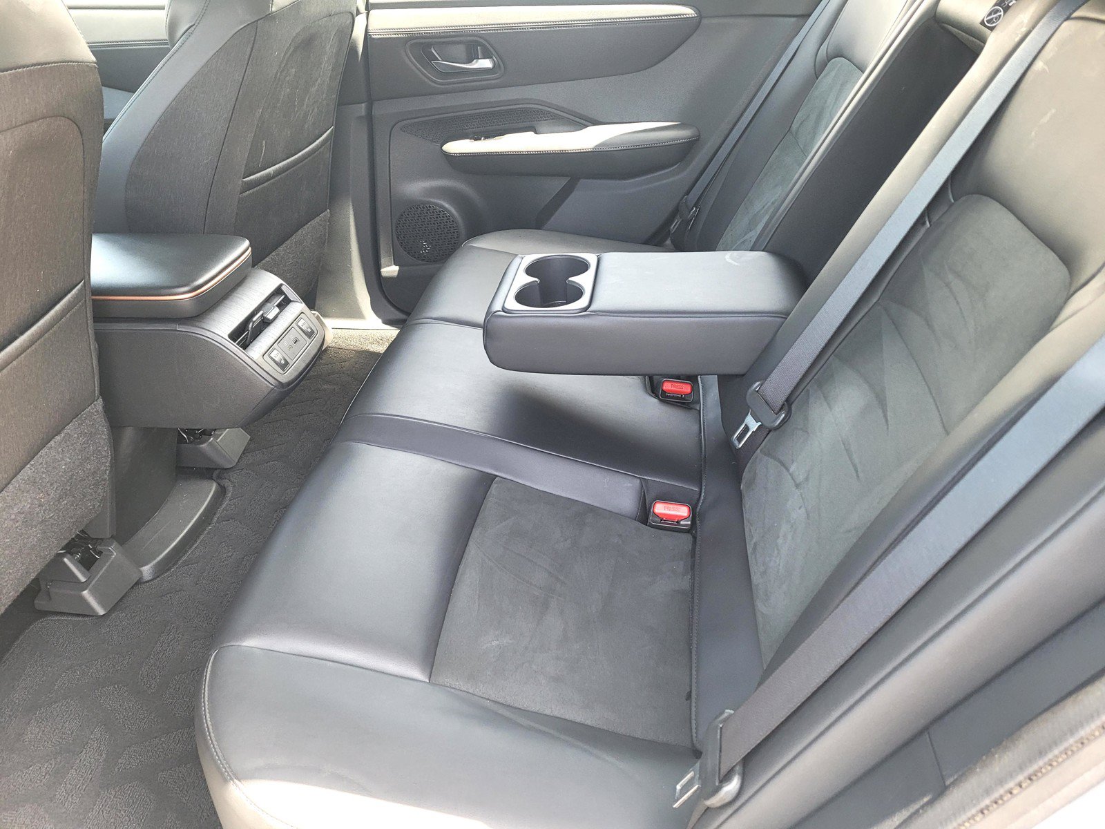 Certified 2024 Nissan Ariya FWD image 10