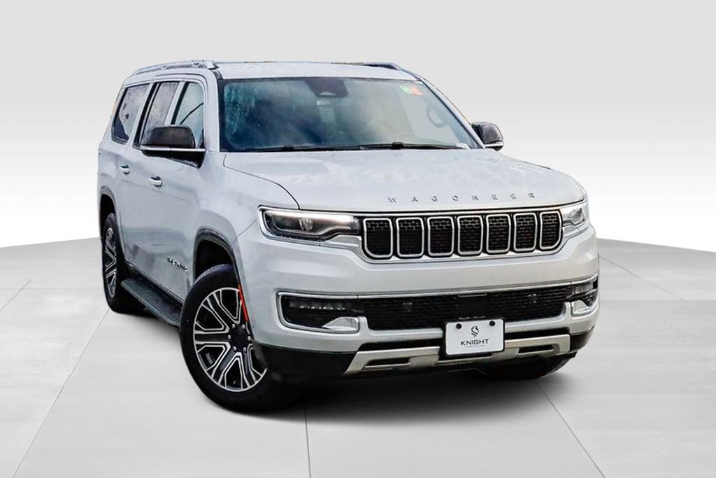 Used 2024 Jeep Wagoneer L Series II w/ Flexible Seating Group AWD/4WD image 2