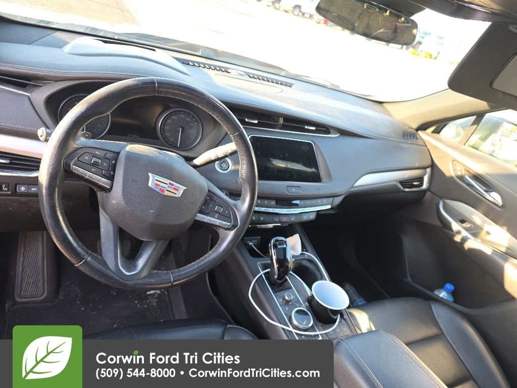 Used 2020 Cadillac XT4 Premium Luxury AWD/4WD image 2