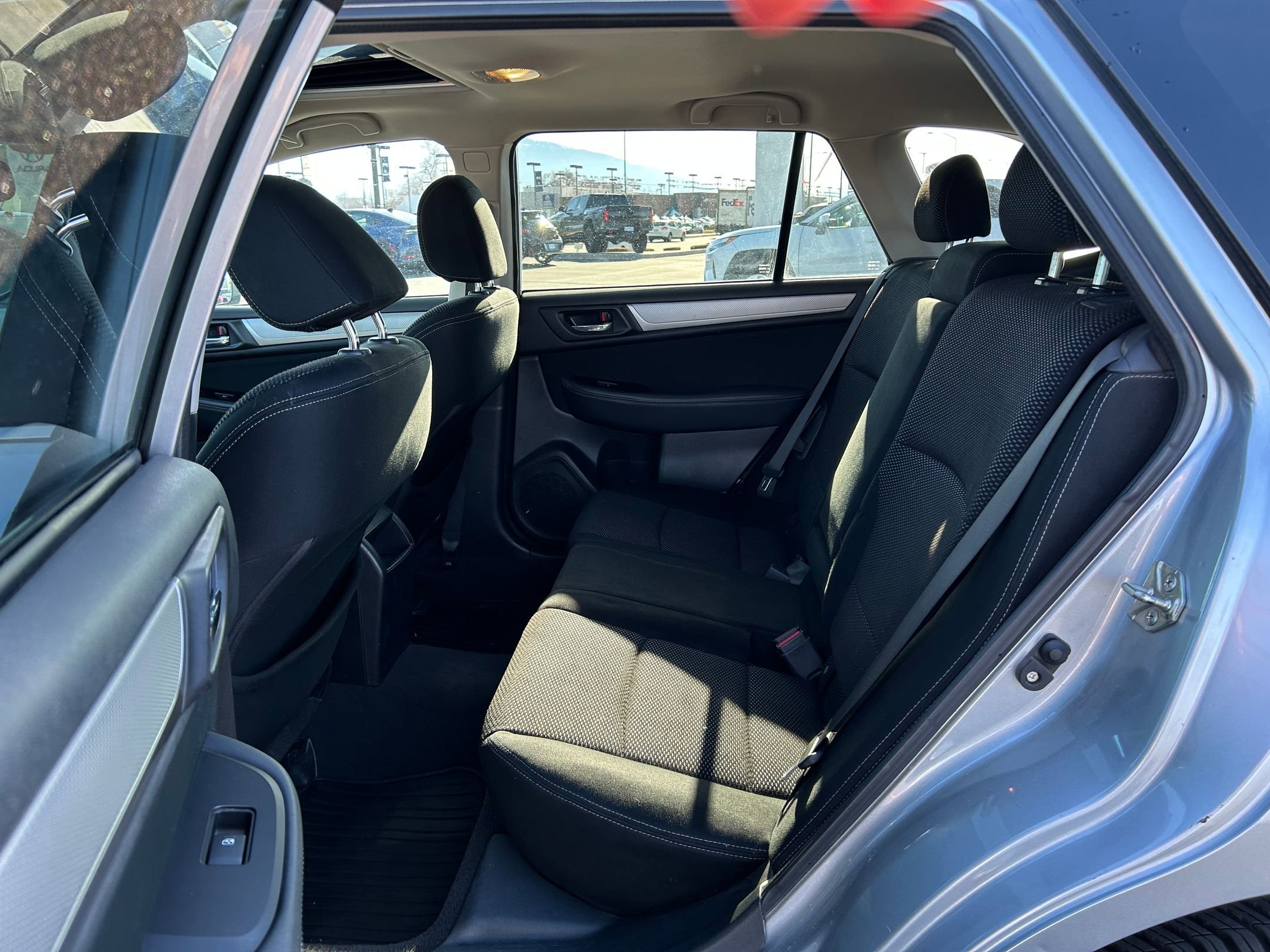 Used 2016 Subaru Outback 2.5i Premium image 24