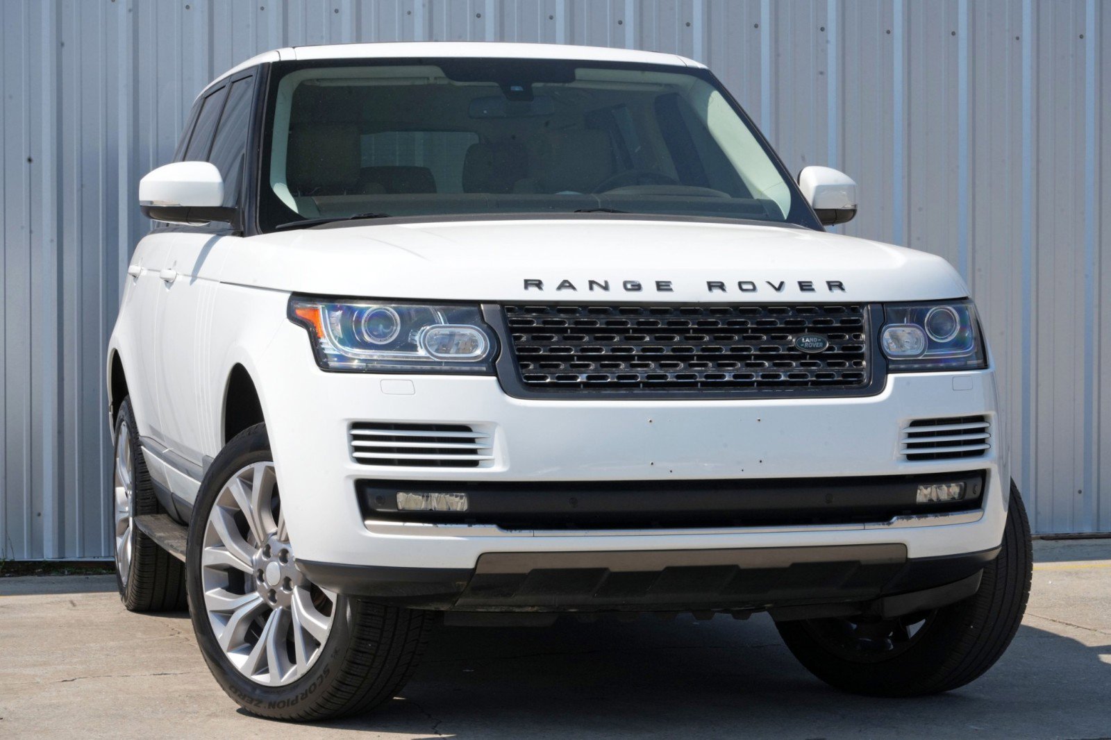 Used 2015 Land Rover Range Rover Supercharged image 2