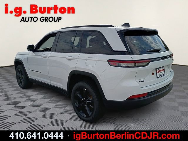 New 2025 Jeep Grand Cherokee Limited w/ Luxury Tech Group II image 3