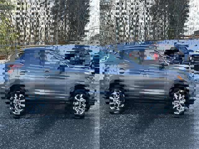 Used 2022 Nissan Rogue Sport S image 3