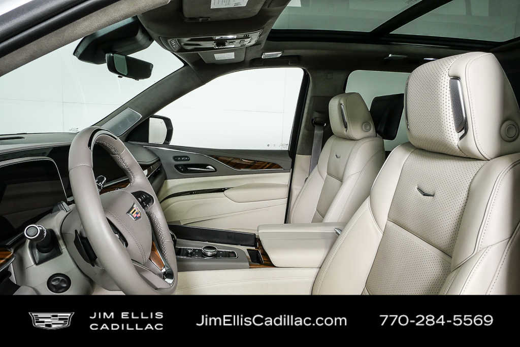 Used 2024 Cadillac Escalade ESV Sport Platinum w/ Heavy-Duty Trailer Package image 5