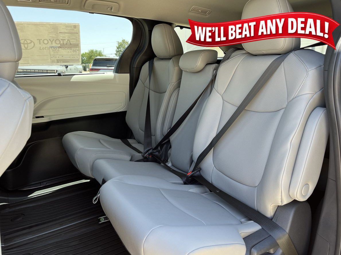 New 2026 Toyota Sienna XLE FWD image 26