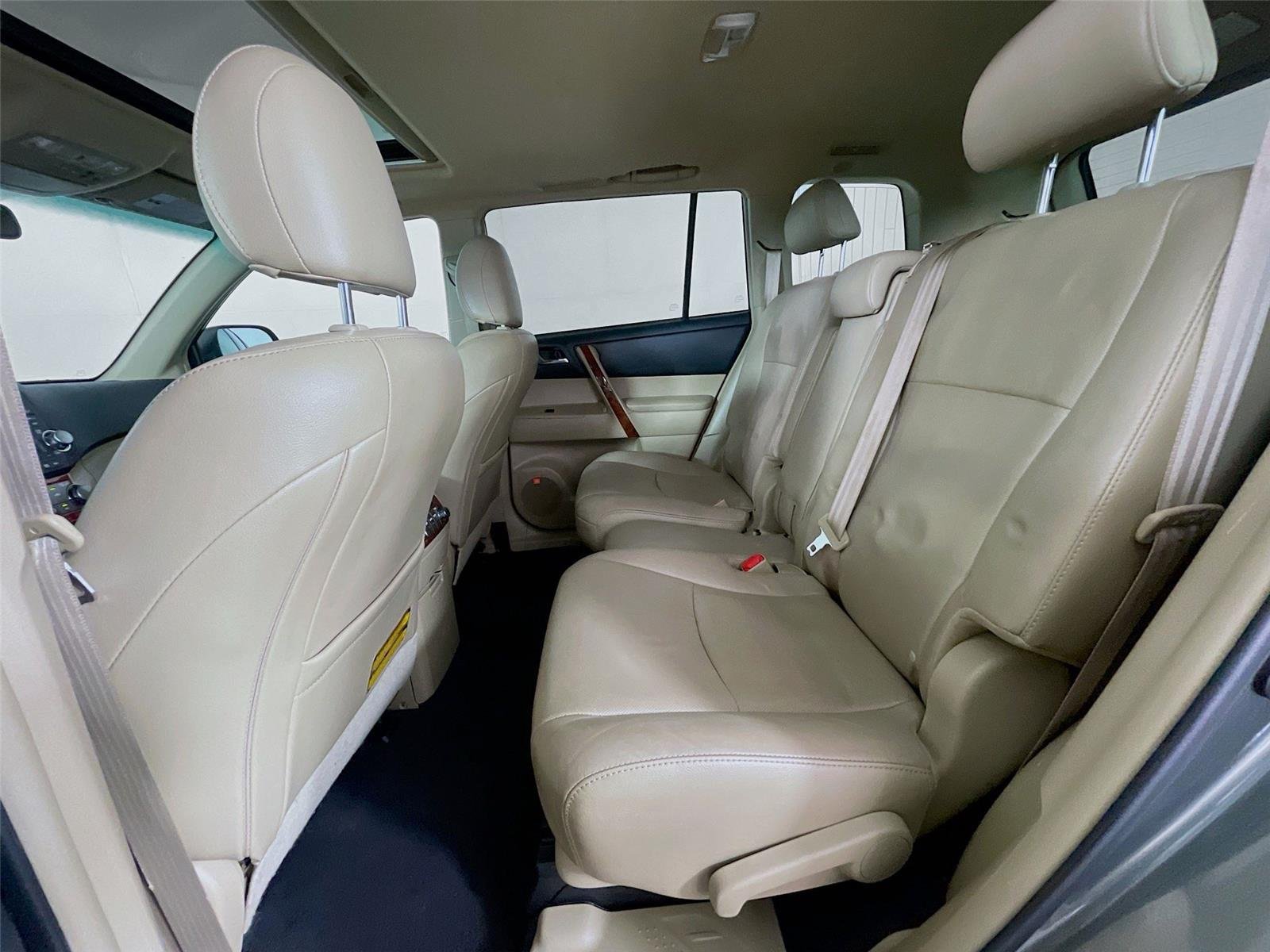 Used 2012 Toyota Highlander Limited w/ Convenience Pkg AWD/4WD image 27