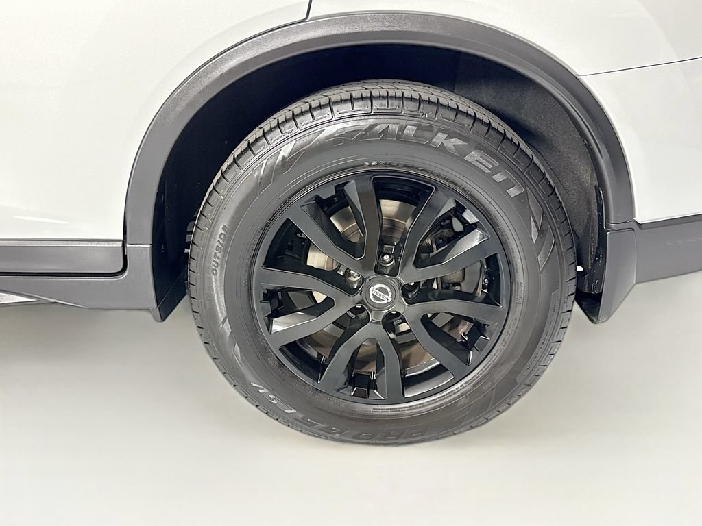 Used 2019 Nissan Rogue S w/ Special Edition Package FWD image 31