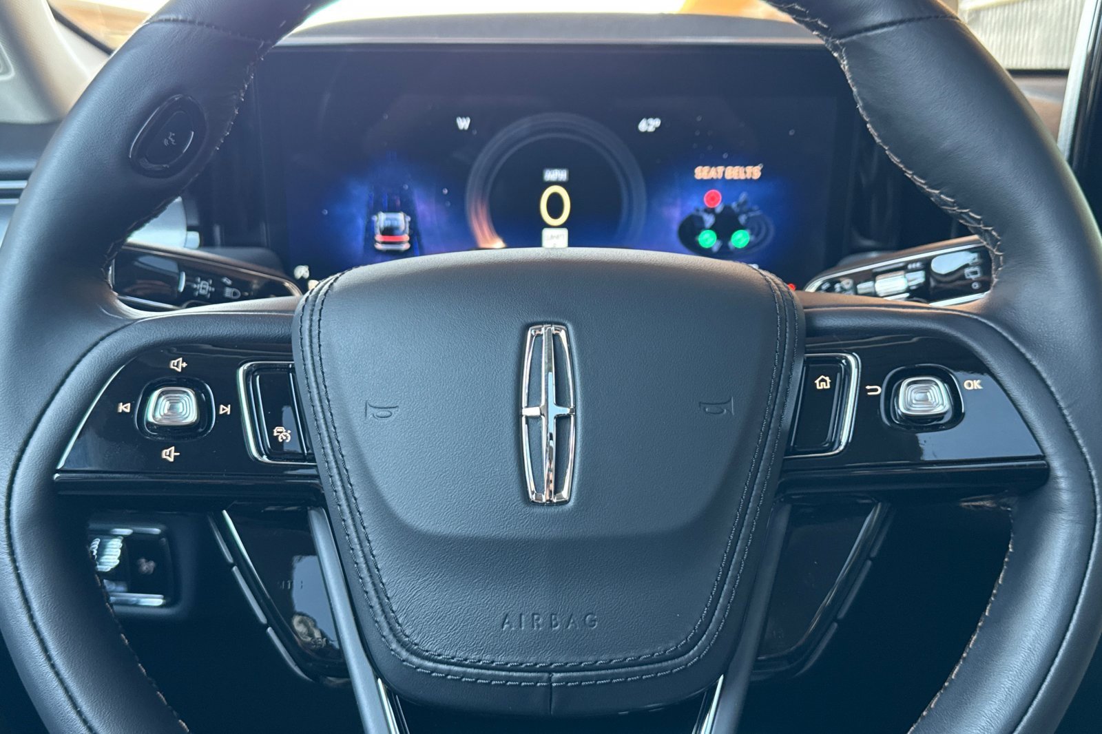 New 2025 Lincoln Aviator 2WD w/ Equipment Group 101A image 23