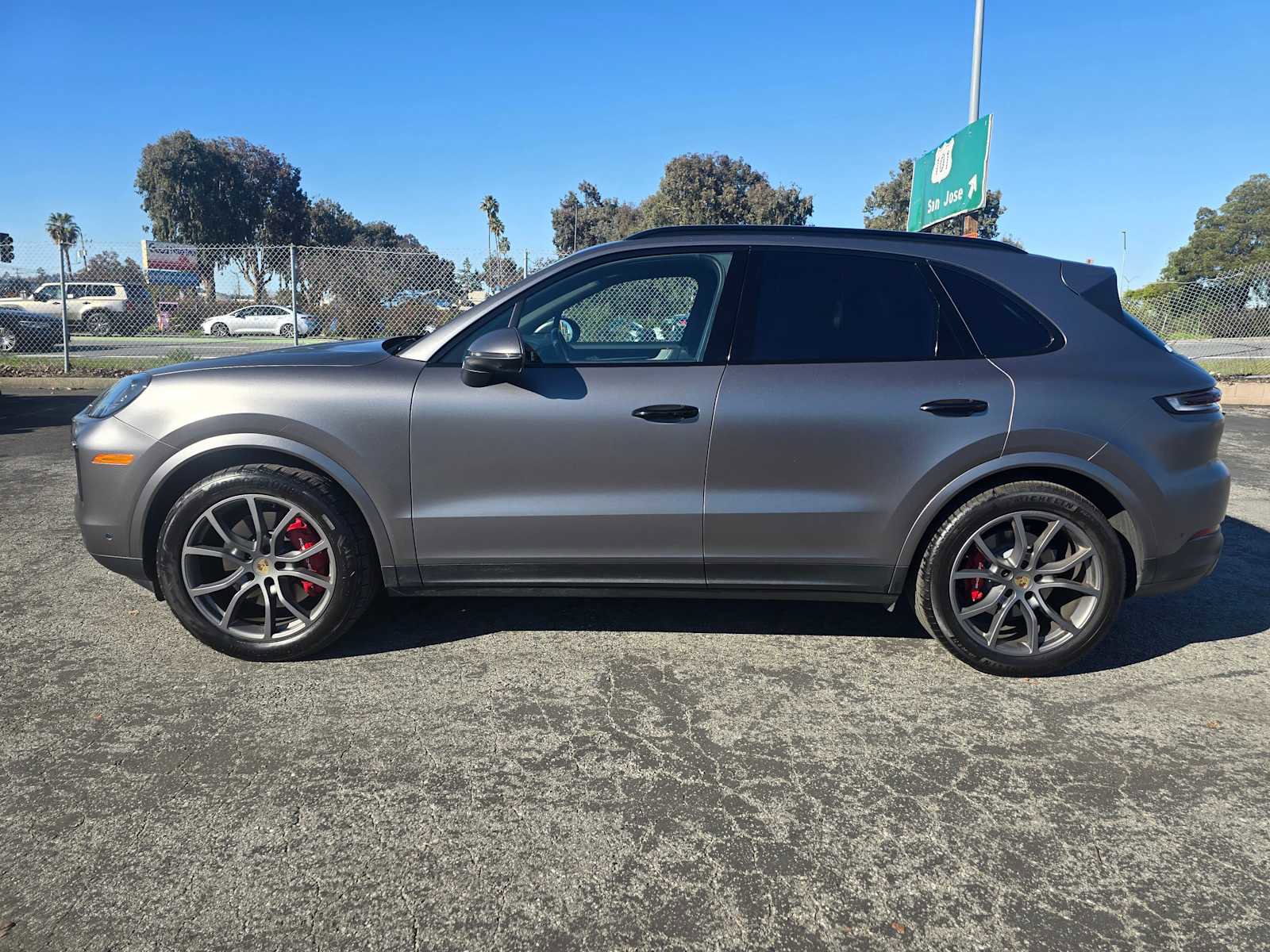 Used 2024 Porsche Cayenne image 2