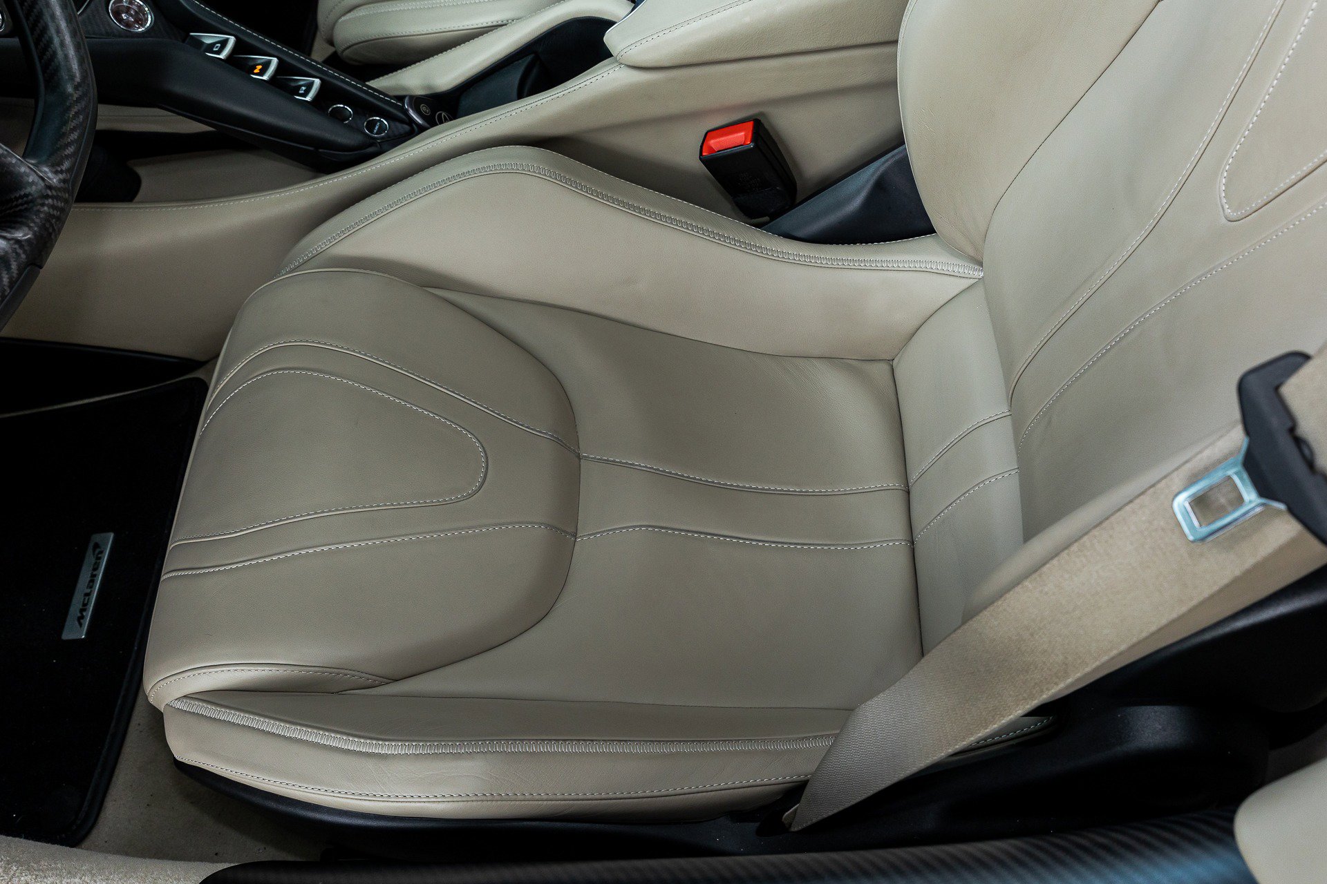 Used 2018 McLaren 720S Luxury RWD image 36