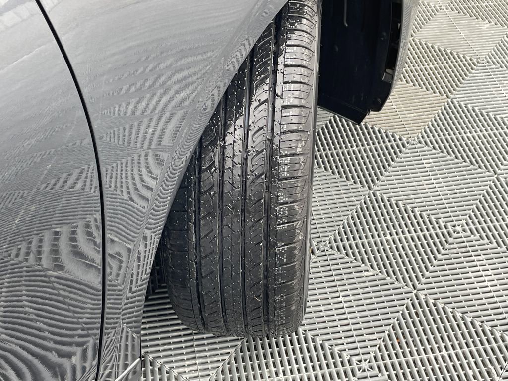 Used 2023 Kia Forte LXS image 3