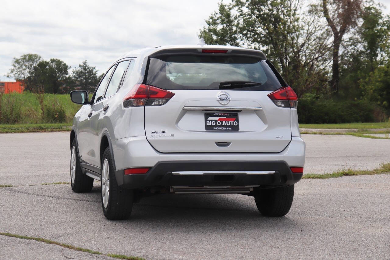 Used 2018 Nissan Rogue S image 11