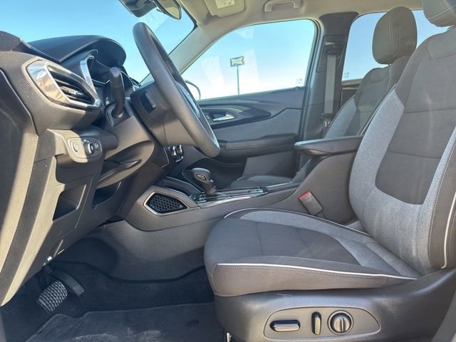 Used 2023 Chevrolet TrailBlazer LT image 2