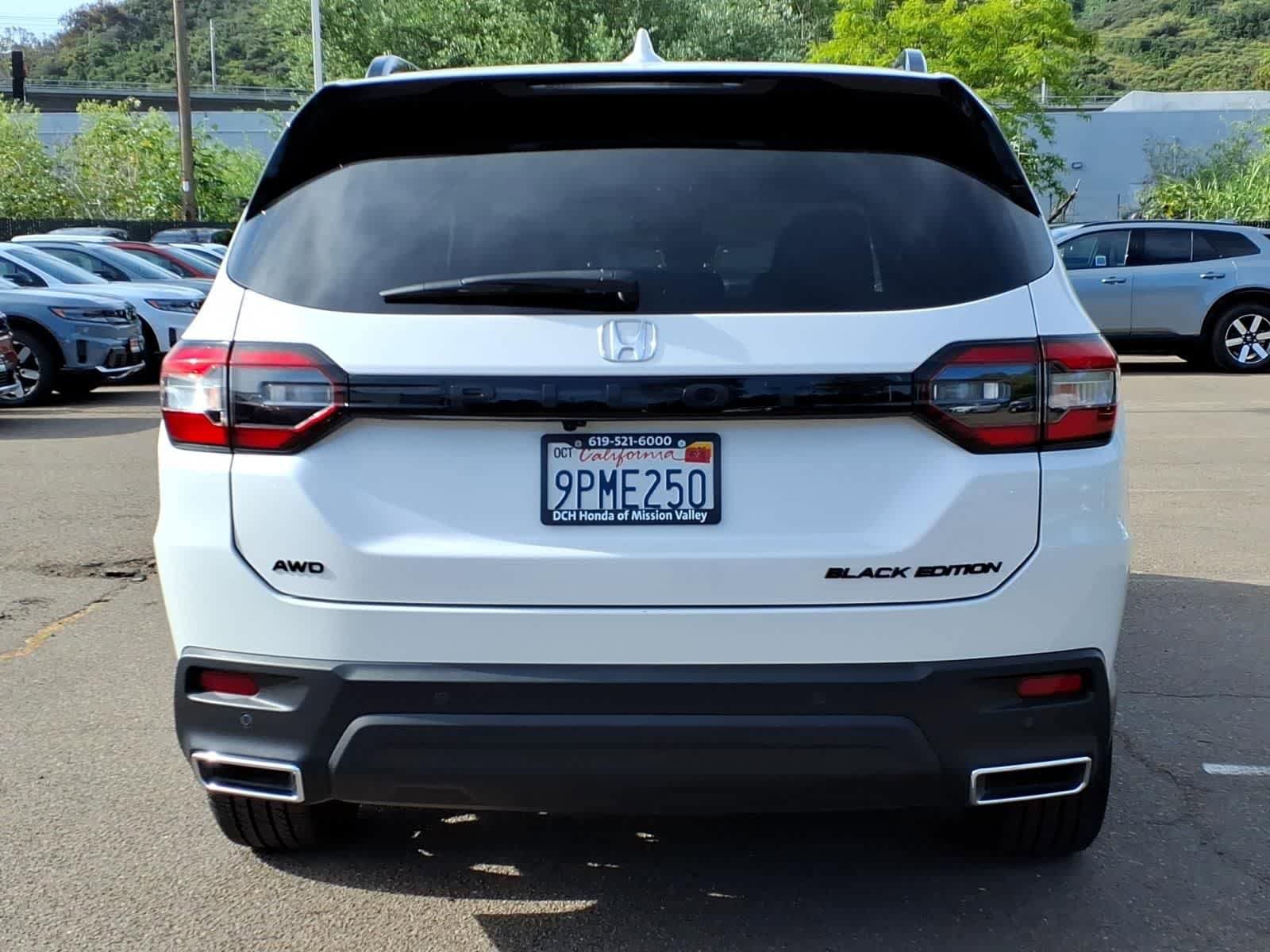 Certified 2025 Honda Pilot Black Edition image 5