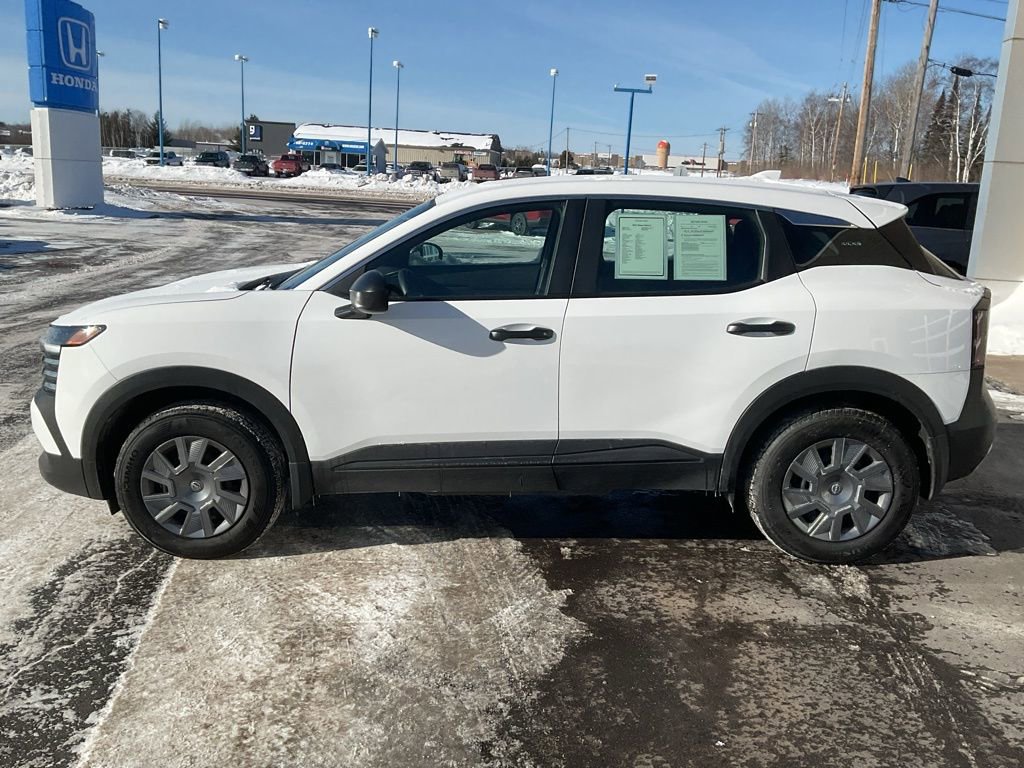 Used 2025 Nissan Kicks S image 7