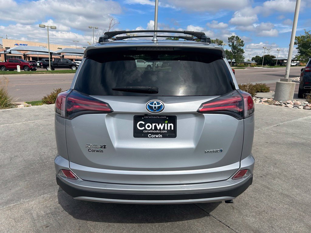 Used 2018 Toyota RAV4 LE AWD/4WD image 7