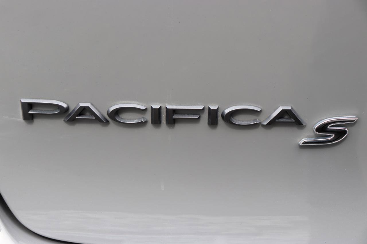 Used 2025 Chrysler Pacifica Limited image 66