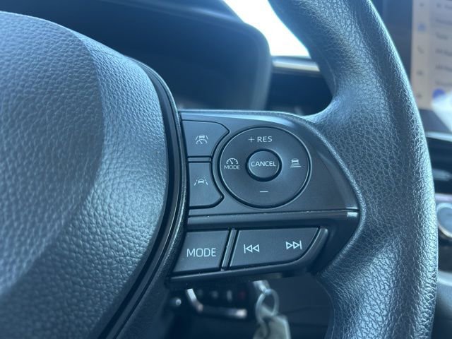 Used 2025 Toyota Corolla LE FWD image 19