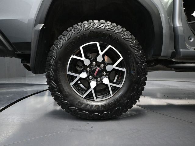 Used 2024 GMC Canyon AT4X image 17