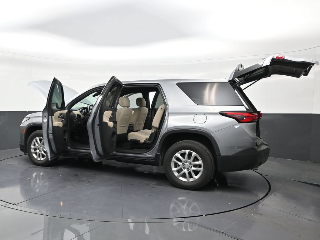 Used 2023 Chevrolet Traverse LS FWD image 31
