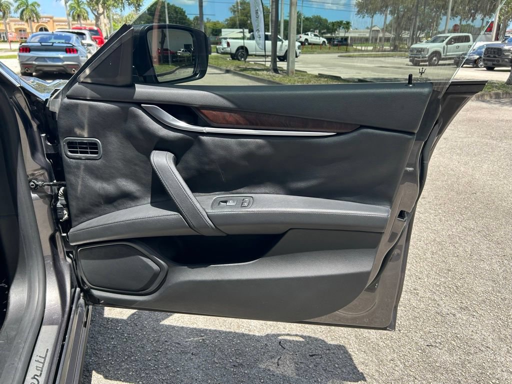 Used 2014 Maserati Ghibli RWD image 28