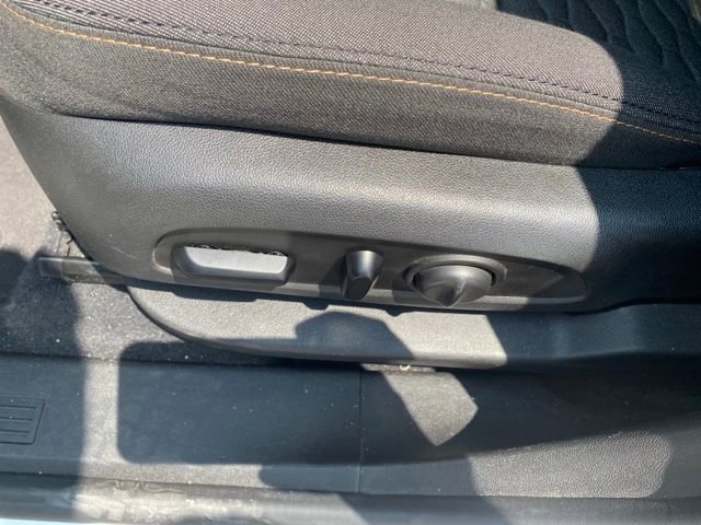 Used 2021 Chevrolet Equinox LT FWD image 18