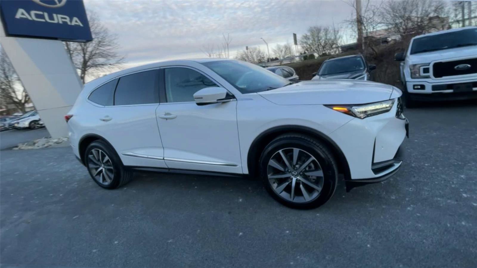 Used 2025 Acura MDX SH-AWD w/ Technology Package image 9