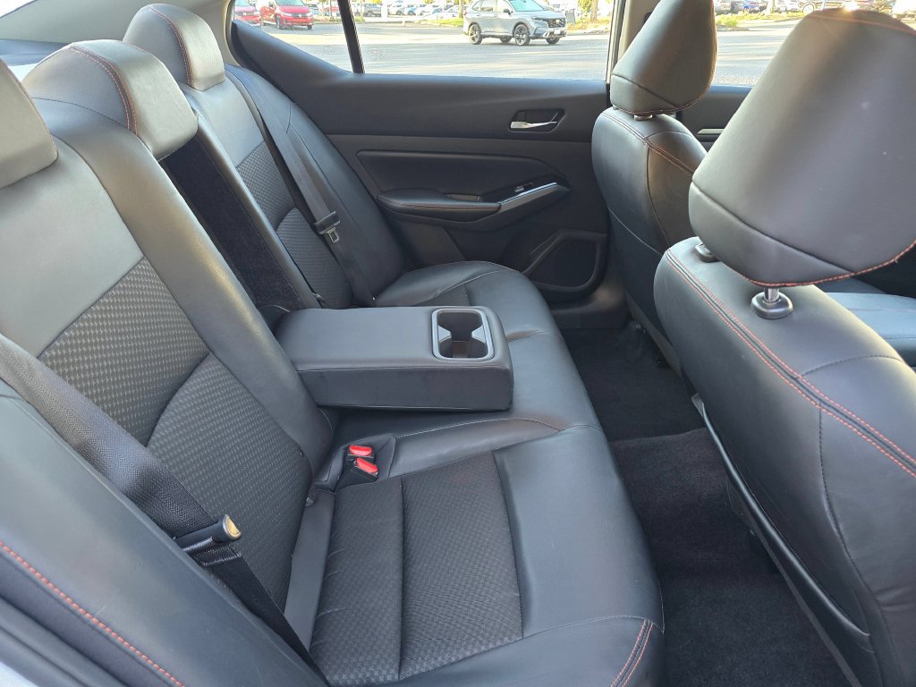 Used 2024 Nissan Altima 2.5 SR FWD image 7