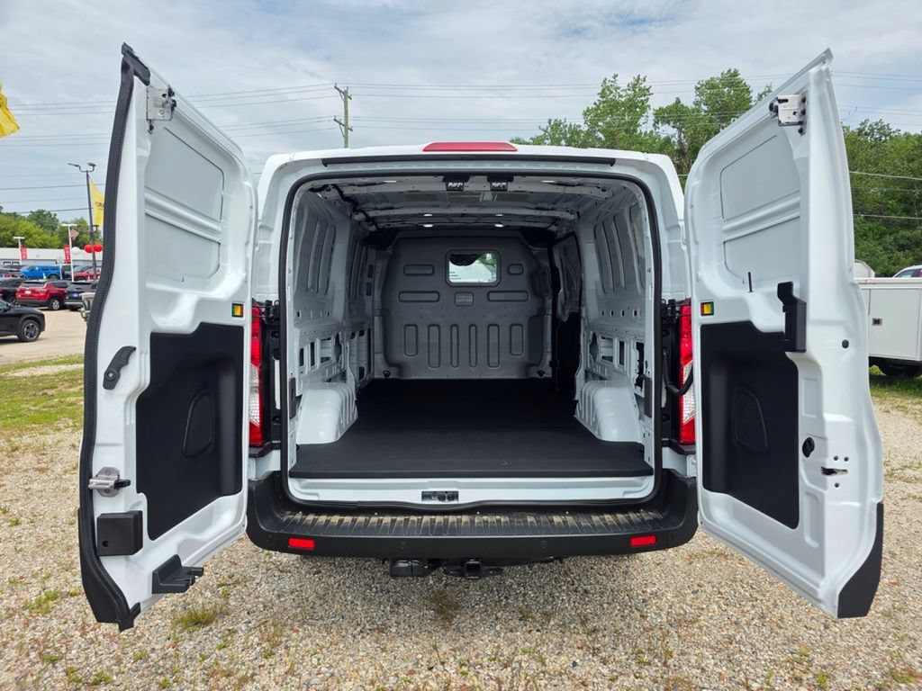 New 2026 Ford Transit 250 Low Roof RWD image 17