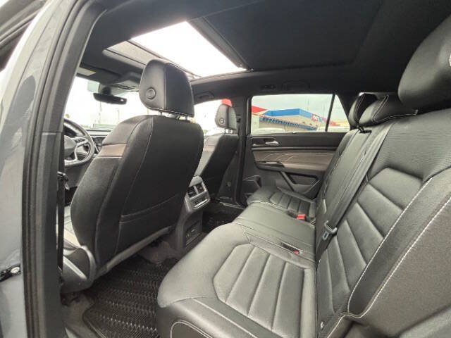 Used 2021 Volkswagen Atlas Cross Sport SEL Premium AWD/4WD image 17