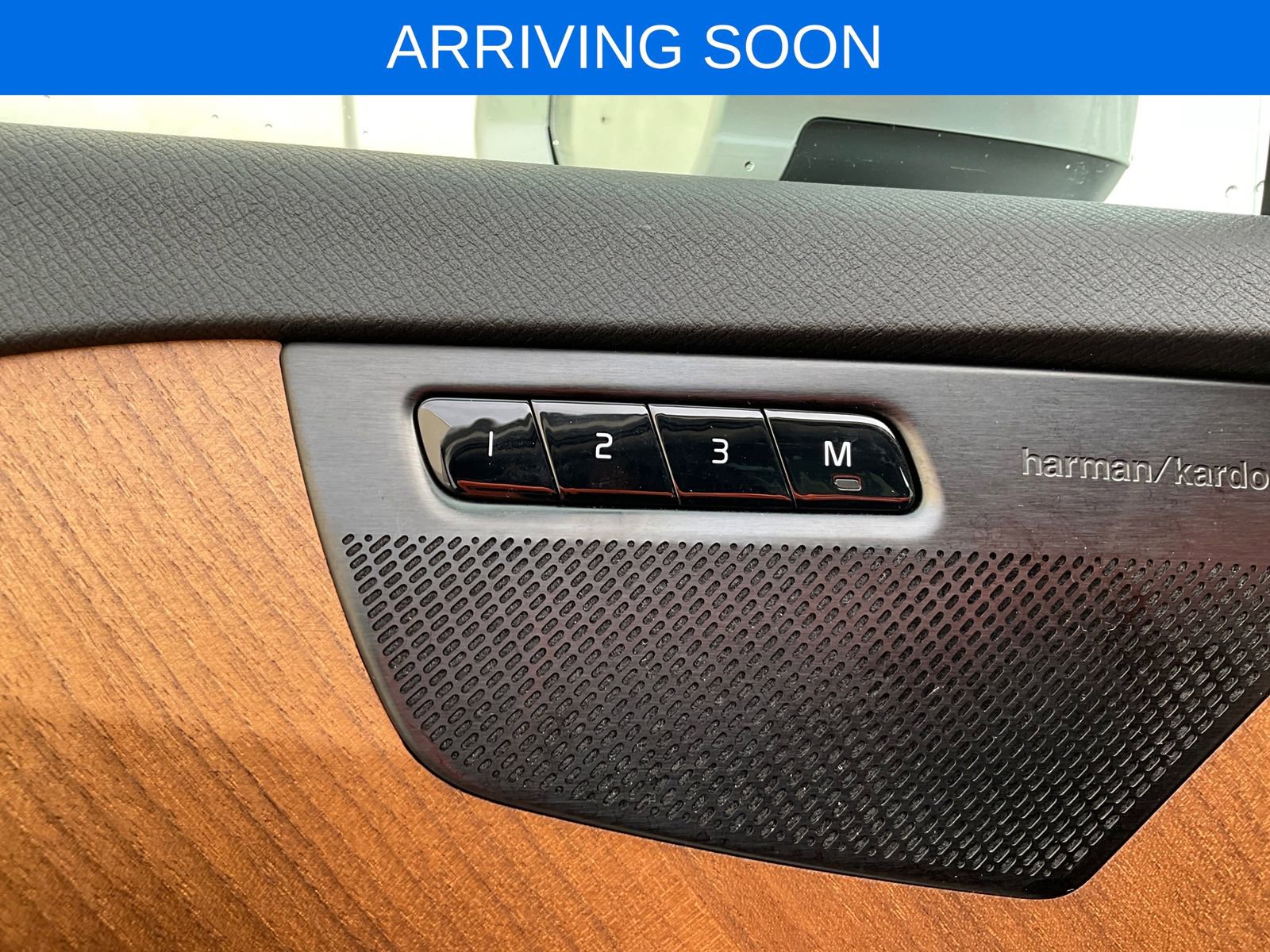 Certified 2022 Volvo XC90 T6 Momentum w/ Advanced Package image 12