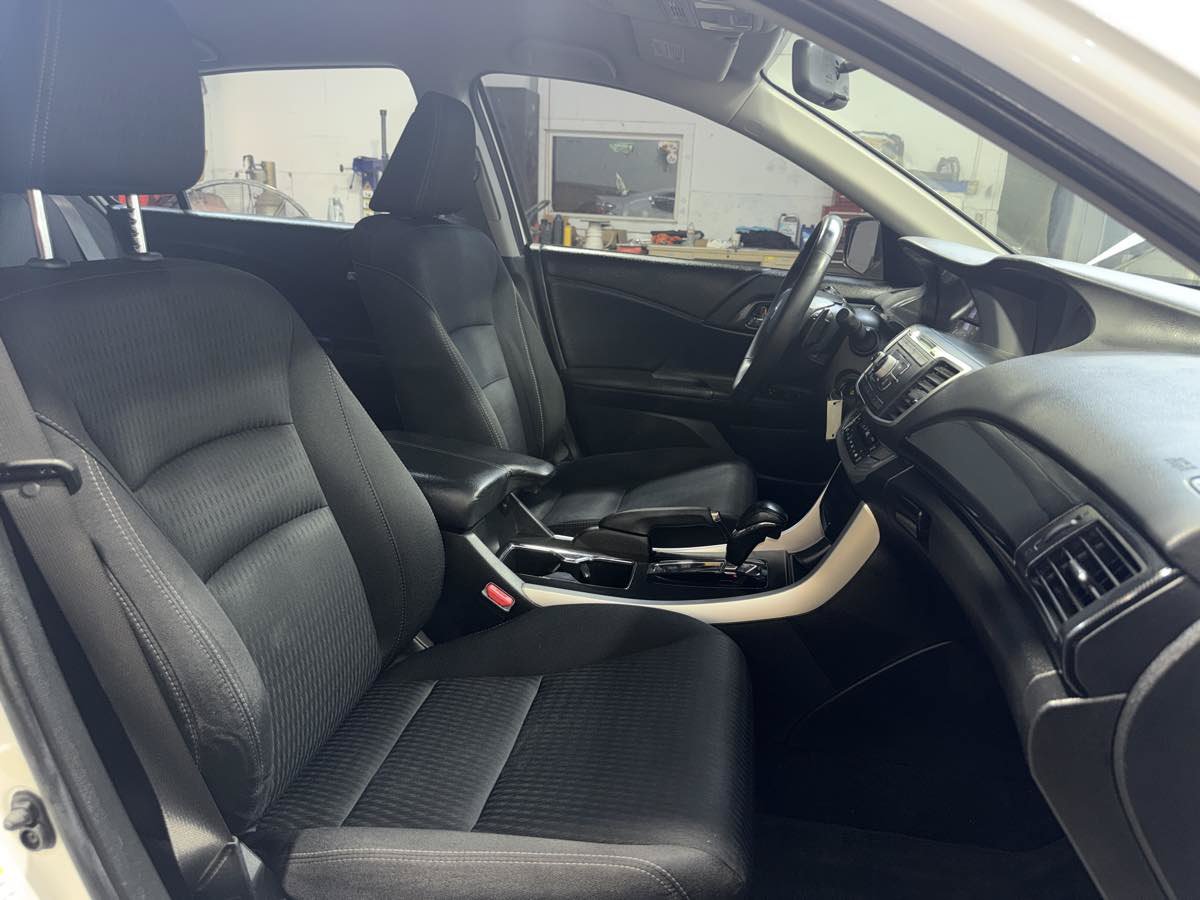Used 2015 Honda Accord Sport image 28