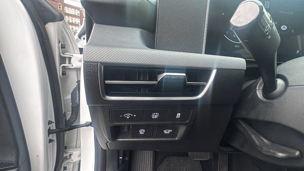 Used 2025 Hyundai Sonata Limited FWD image 14