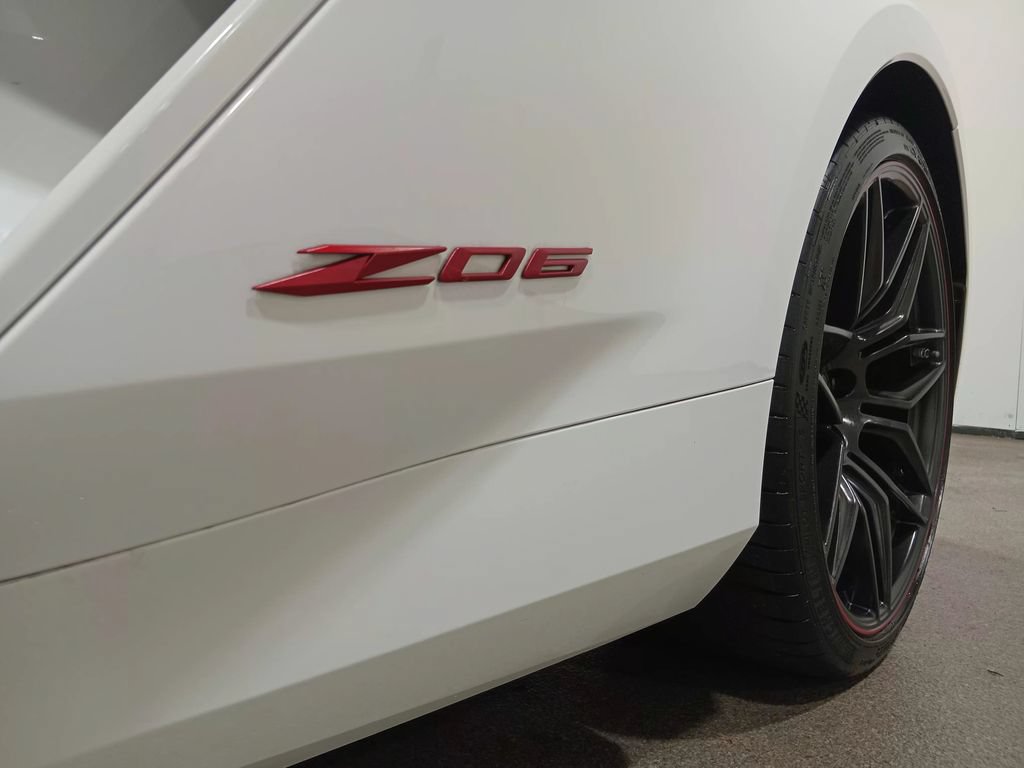 Used 2025 Chevrolet Corvette Z06 RWD image 15