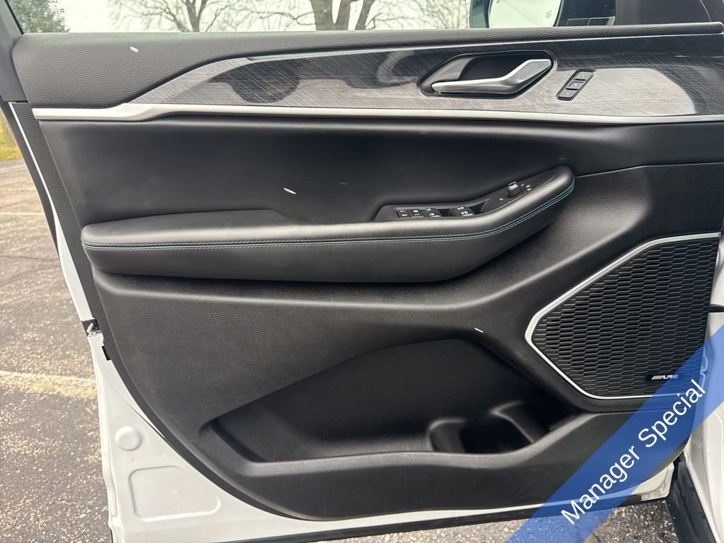 Used 2024 Jeep Grand Cherokee Trailhawk image 14