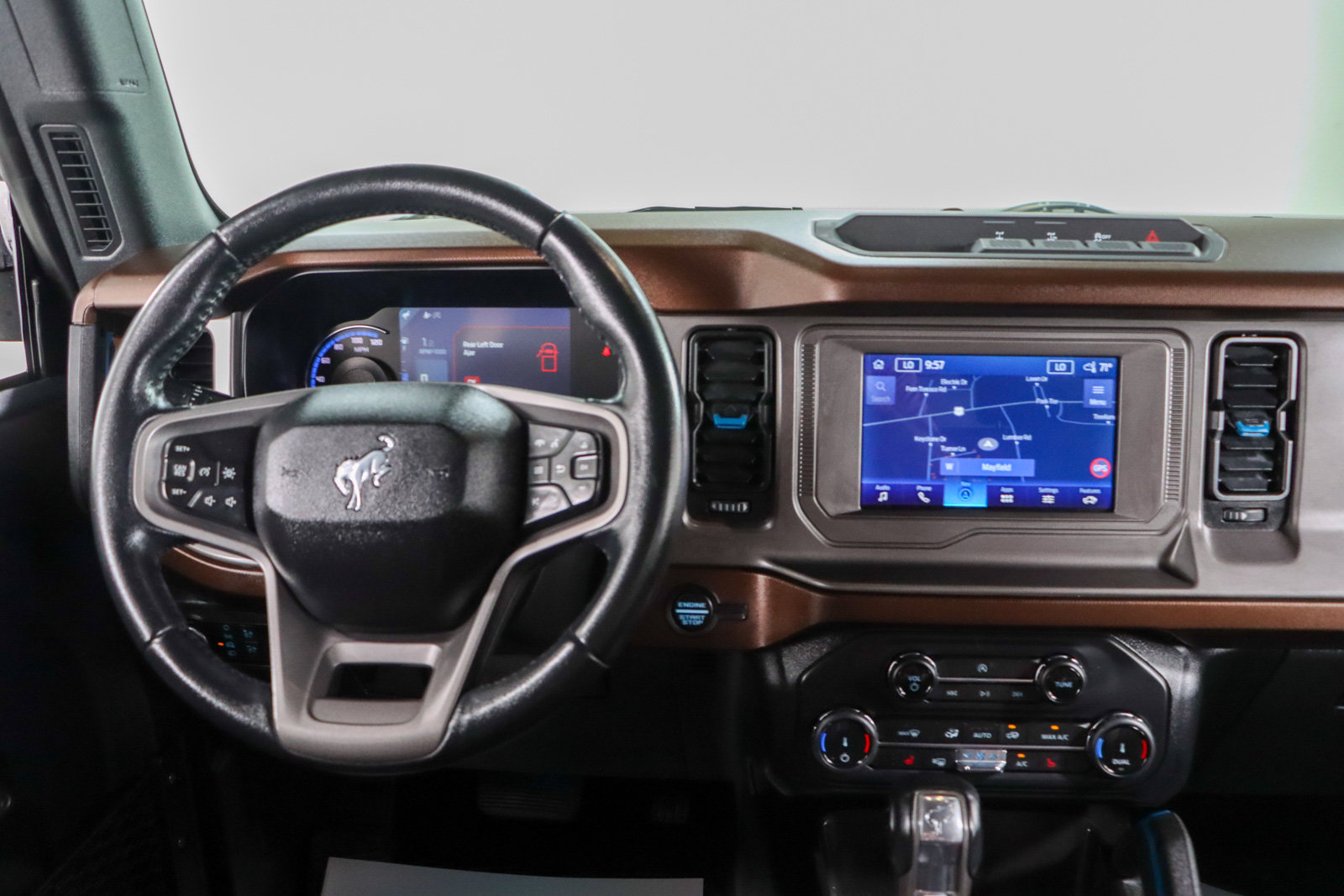 Used 2022 Ford Bronco Outer Banks AWD/4WD image 18