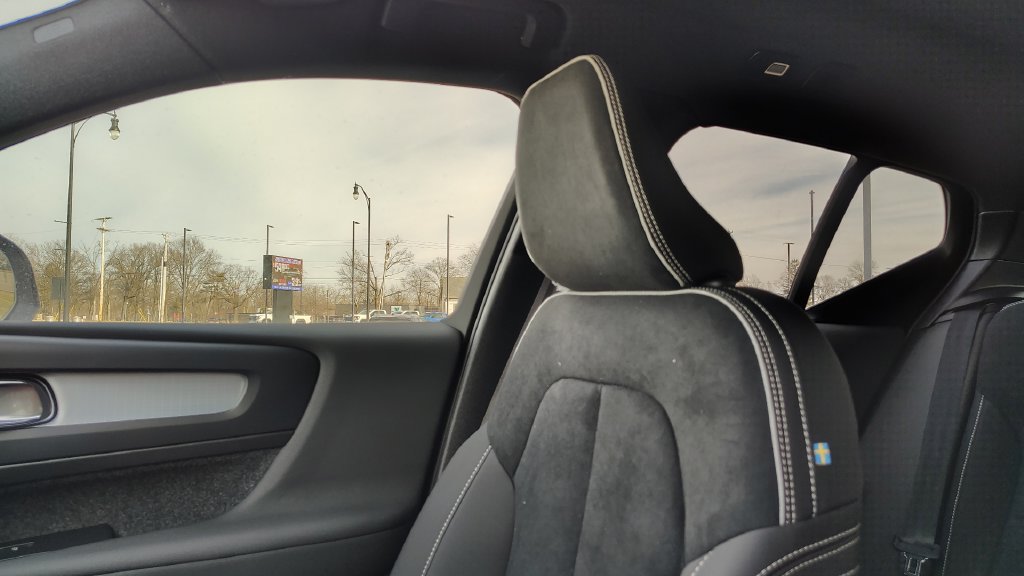 New 2026 Volvo XC40 B5 Ultra w/ Climate Package AWD/4WD image 24