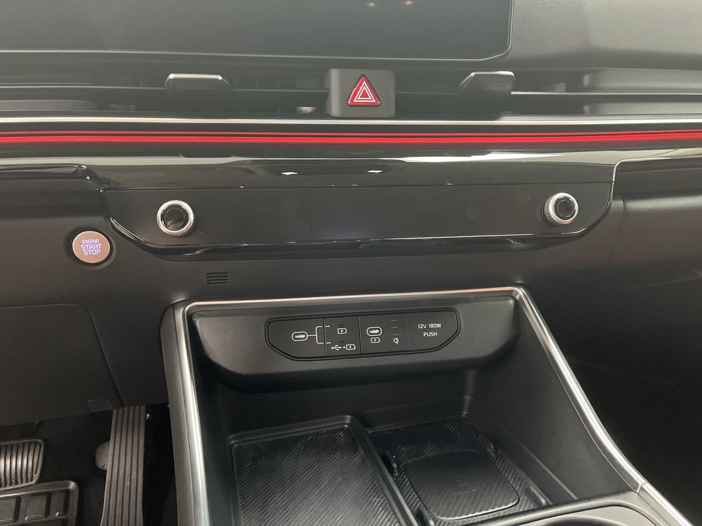 Used 2025 Kia Carnival SX Prestige FWD image 12