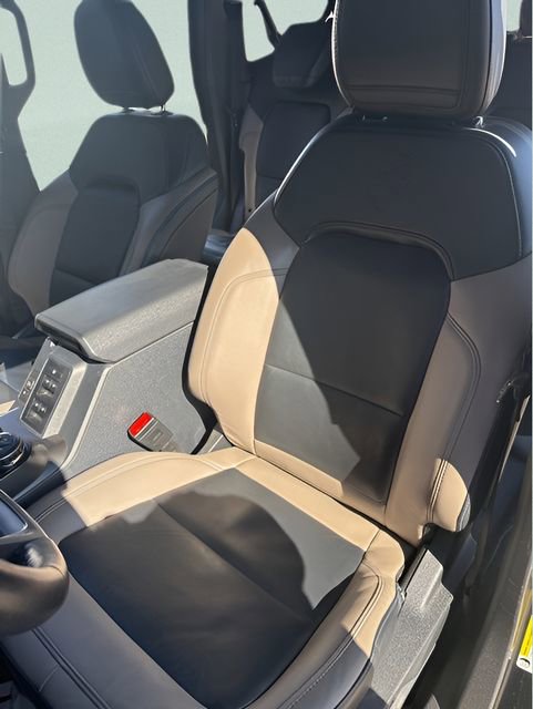 Used 2023 Ford Bronco Wildtrak image 21
