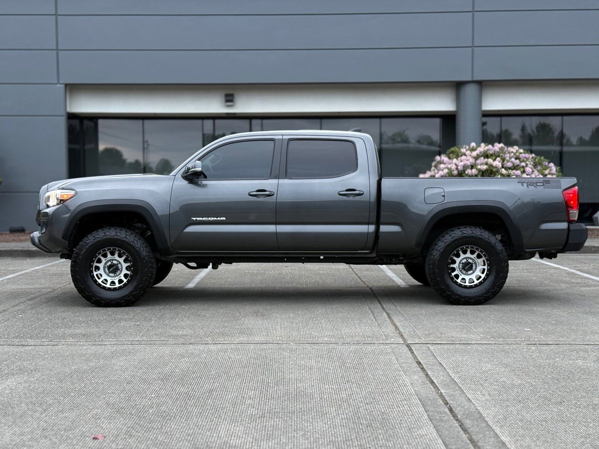 Used 2016 Toyota Tacoma TRD Off-Road w/ Towing Package AWD/4WD image 6
