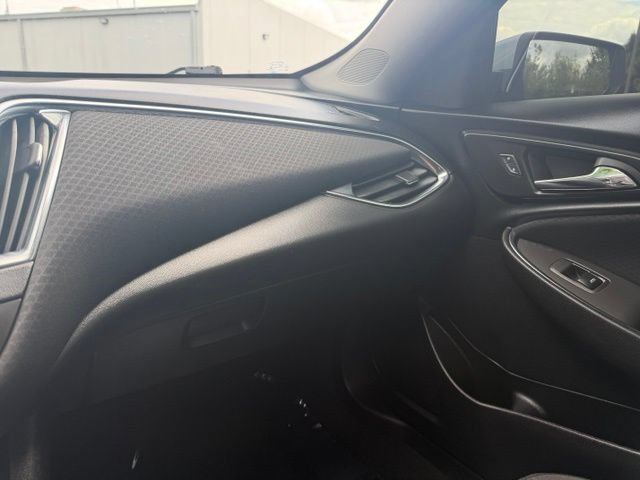 Used 2017 Chevrolet Malibu LT FWD image 16
