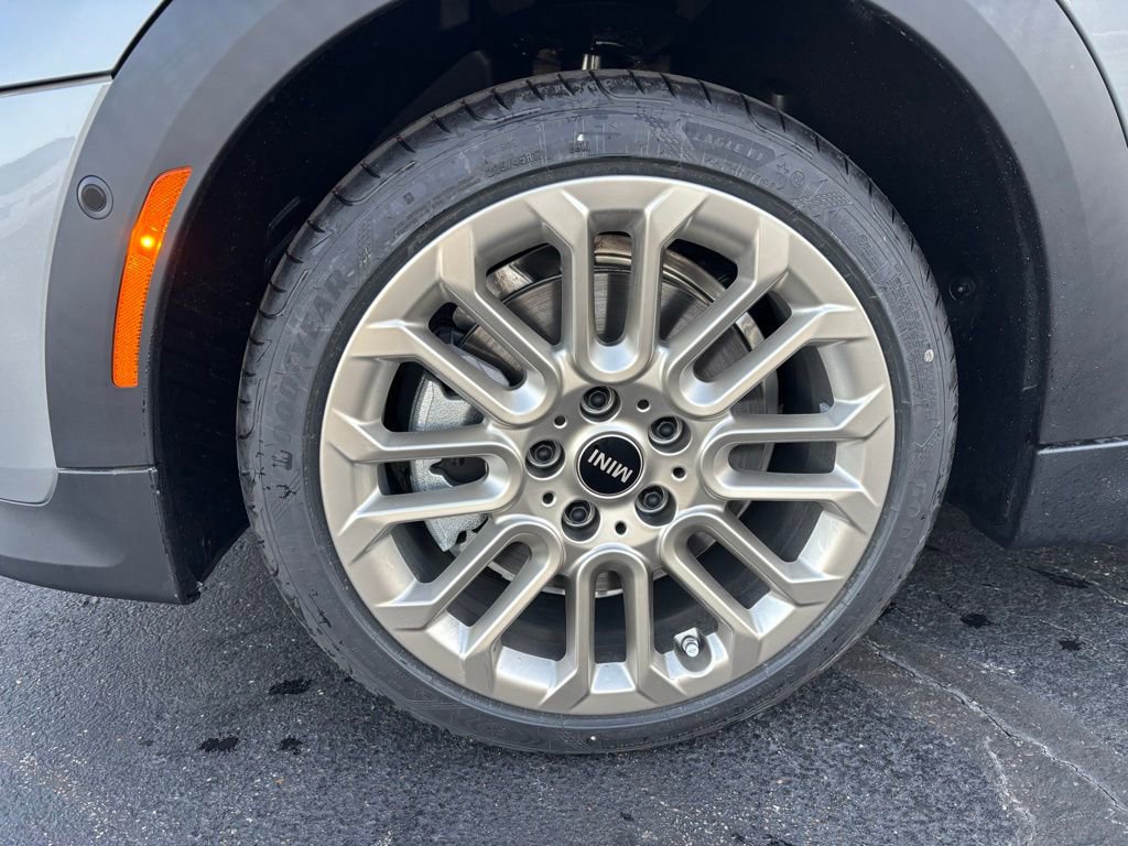 New 2025 MINI Cooper 2-Door Hardtop image 10