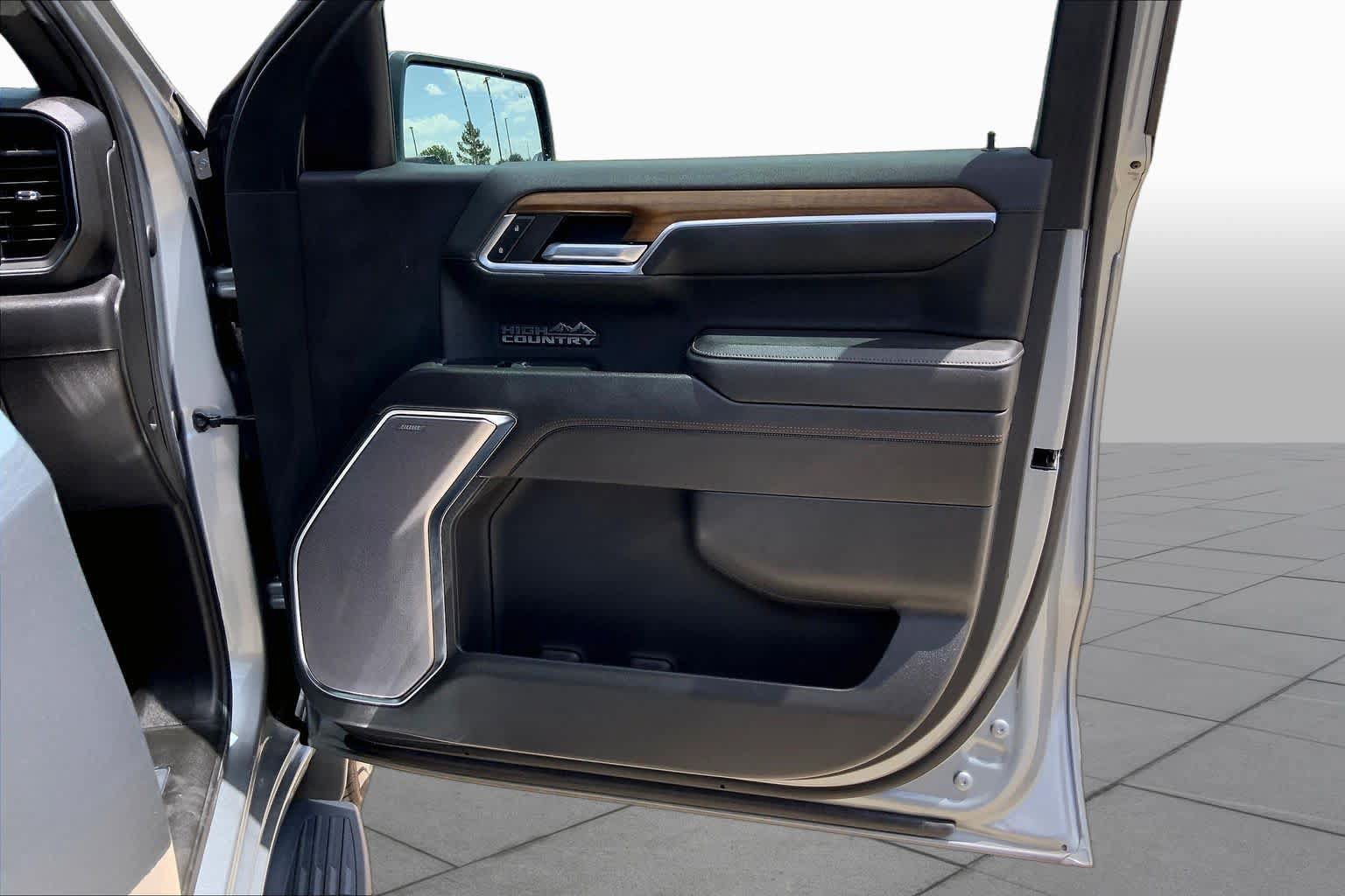 Certified 2023 Chevrolet Silverado 1500 High Country w/ High Country Premium Package AWD/4WD image 23