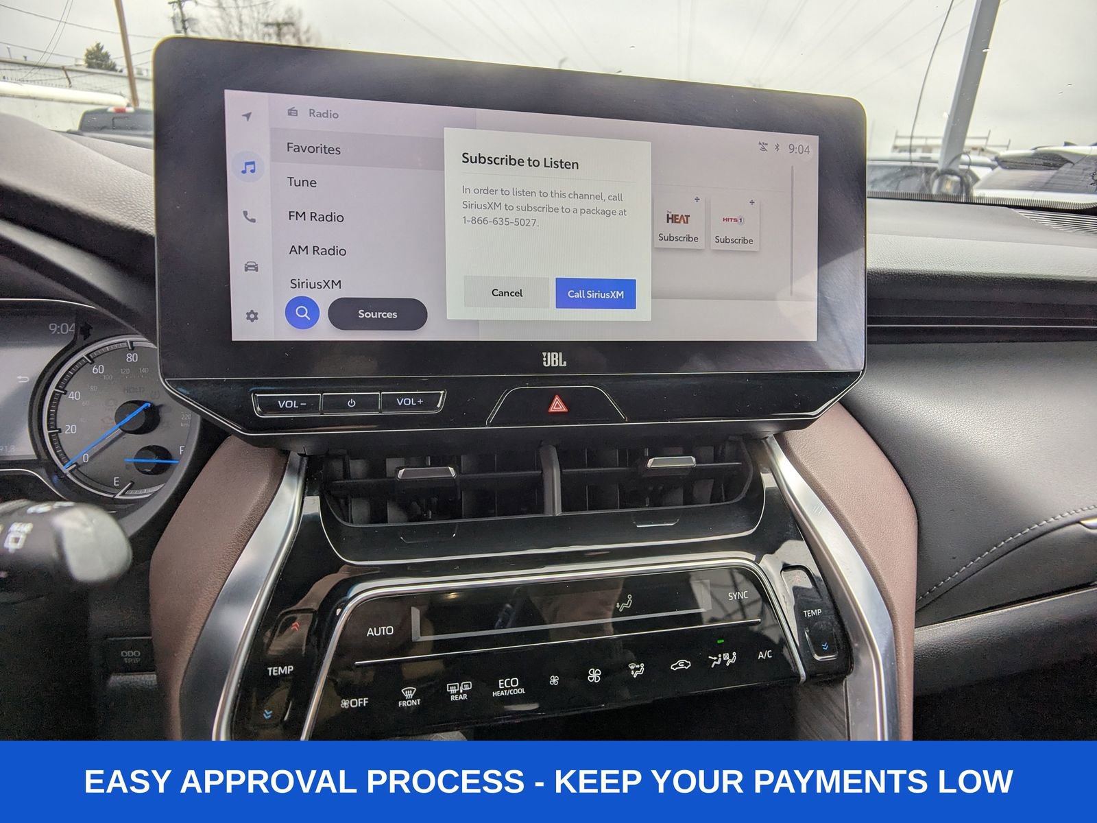 Used 2023 Toyota Venza XLE image 25