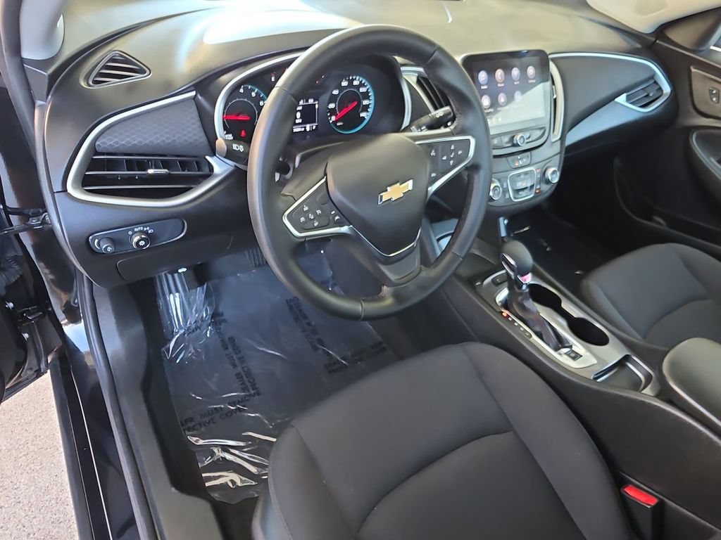 Used 2025 Chevrolet Malibu RS FWD image 10